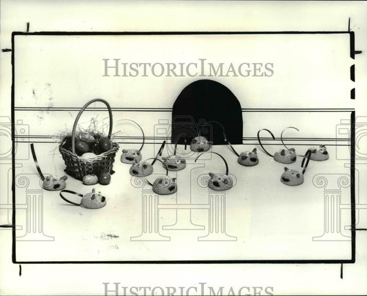 1985 Press Photo Easter mouse cookies - Historic Images