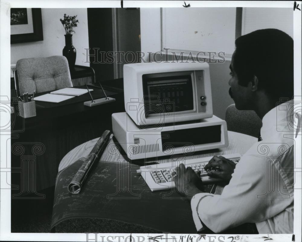 1983 Press Photo Video Display Terminal - Historic Images