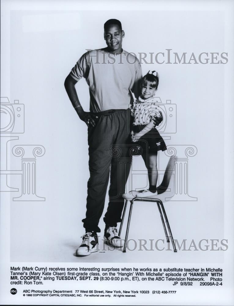 1992 Press Photo Mary Curry and Mary Kate Olsen &quot;Hangin&#39; With Mr. Cooper&quot; - Historic Images