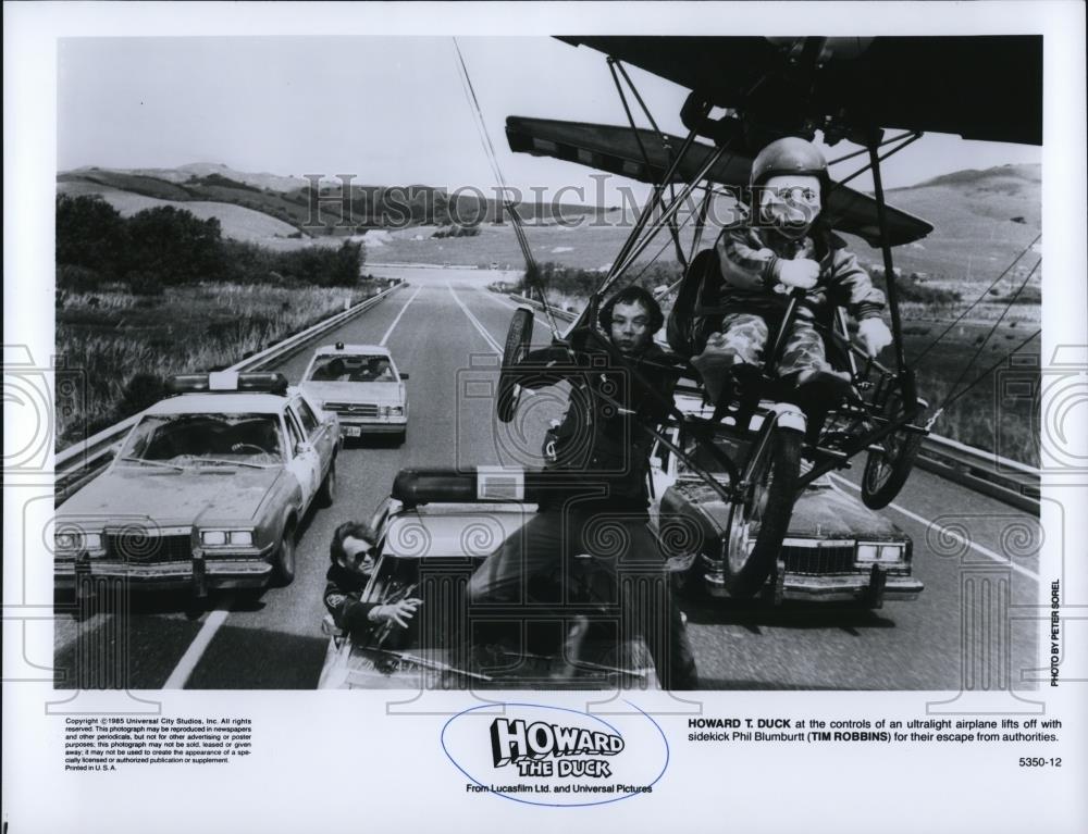 1987 Press Photo Tim Robbins stars as Phil Blumburtt in Howard the Duck - Historic Images