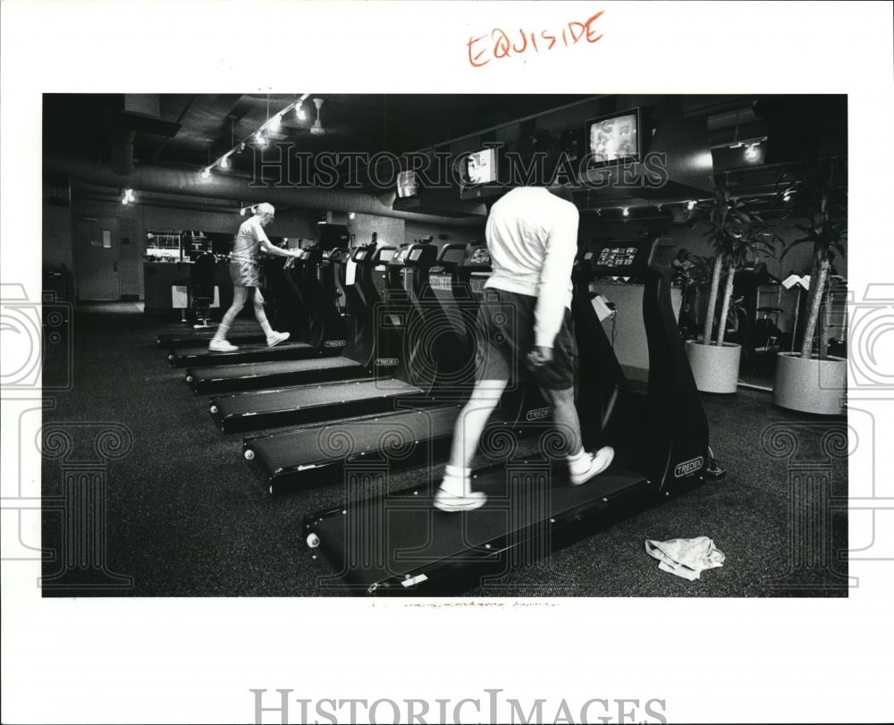 1989 Press Photo The computer controller equipment at a fitness center - Historic Images