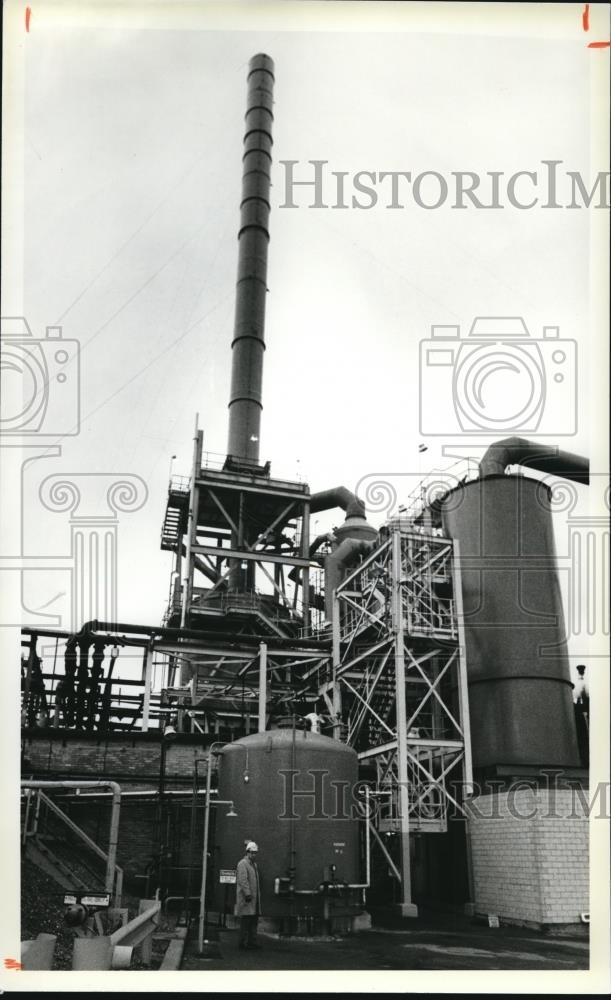 1979 Press Photo DuPont Air pollution equipment at 2981 Independence Rd - Historic Images