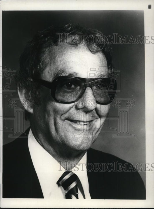 1983 Press Photo Lou Reda Co-Executive Producer of The Blue and The Gray - Historic Images