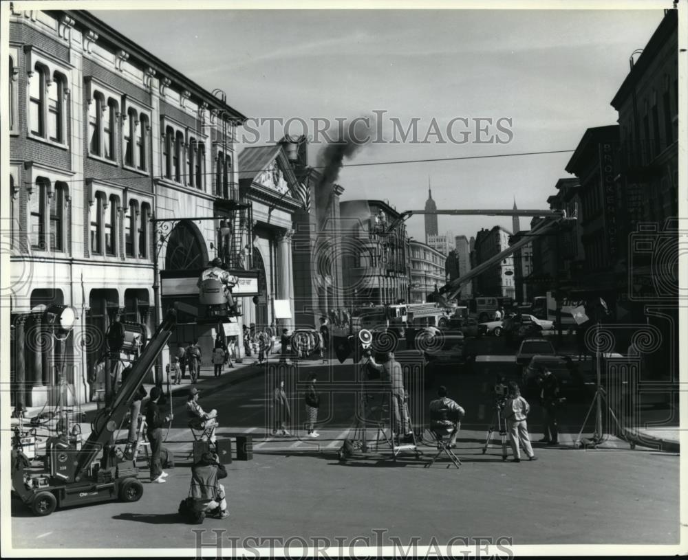 1989 Press Photo A transformed backlot location at Disney Studio into NY street - Historic Images