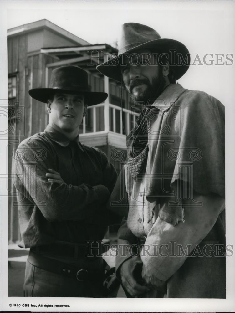 1990 Press Photo John Terlesky and Lee Horsley star in Guns of Paradise - Historic Images