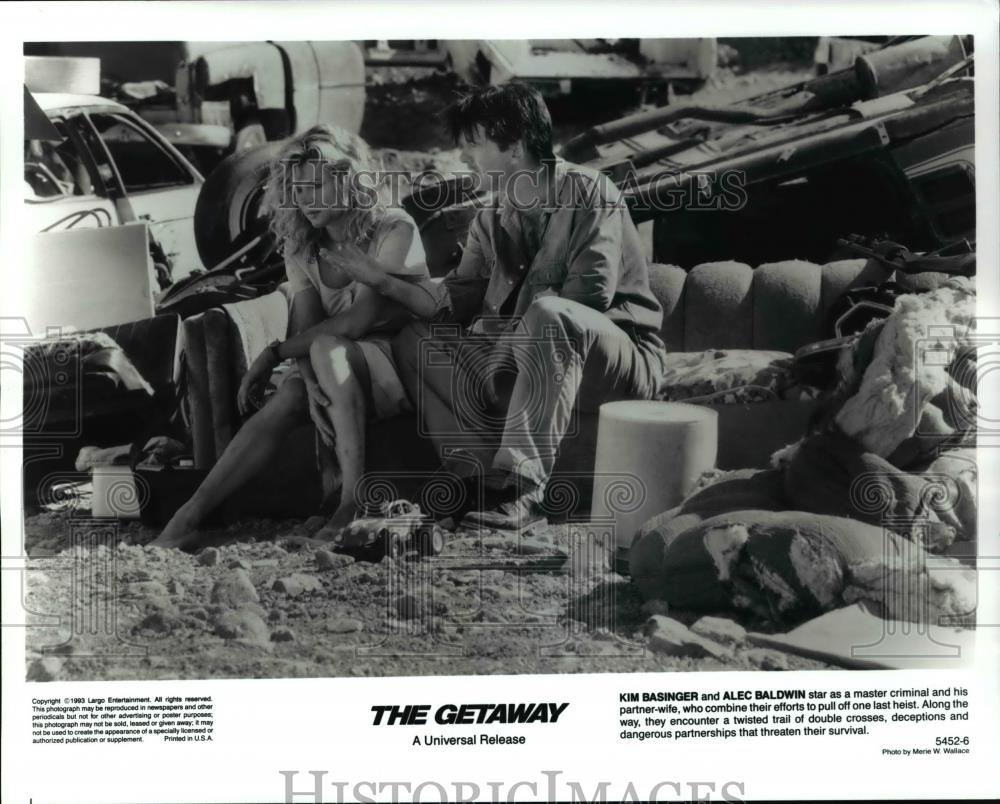 1995 Press Photo Kim Basinger &amp; Alec Baldwin in The Getaway - cvp46059 - Historic Images
