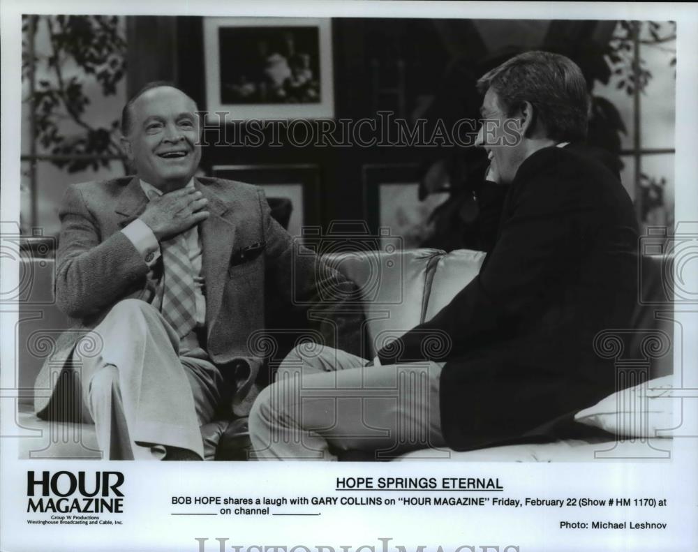 Press Photo Bob Hope Shares laugh with Gary Collins on Hour Magazine - cvp56053 - Historic Images