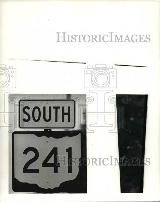 1980 Press Photo 241 Sign At The Side Of The Road - cva67063 - Historic Images