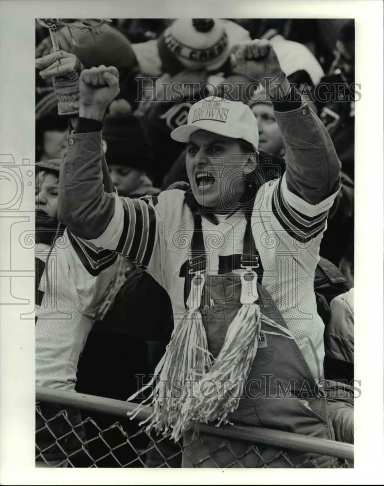 1990 Press Photo Cleveland Browns Fans - Historic Images