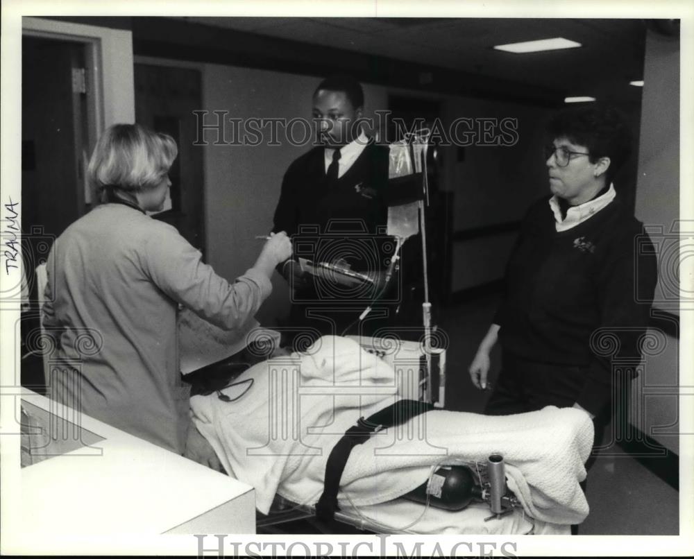 1991 Press Photo ER nurse Kate Yohman, Paramedic James Friday, Sylvia Dobos - Historic Images