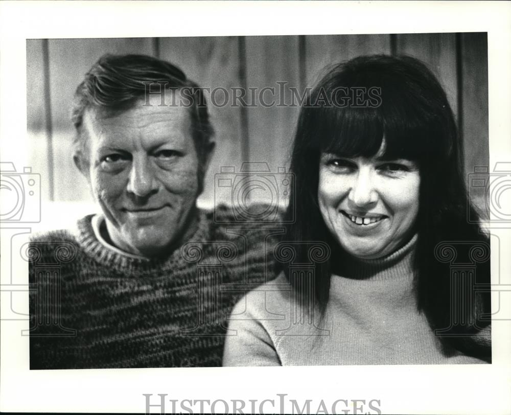 1986 Press Photo James and Pat Willis at their Sheffield Village - Historic Images