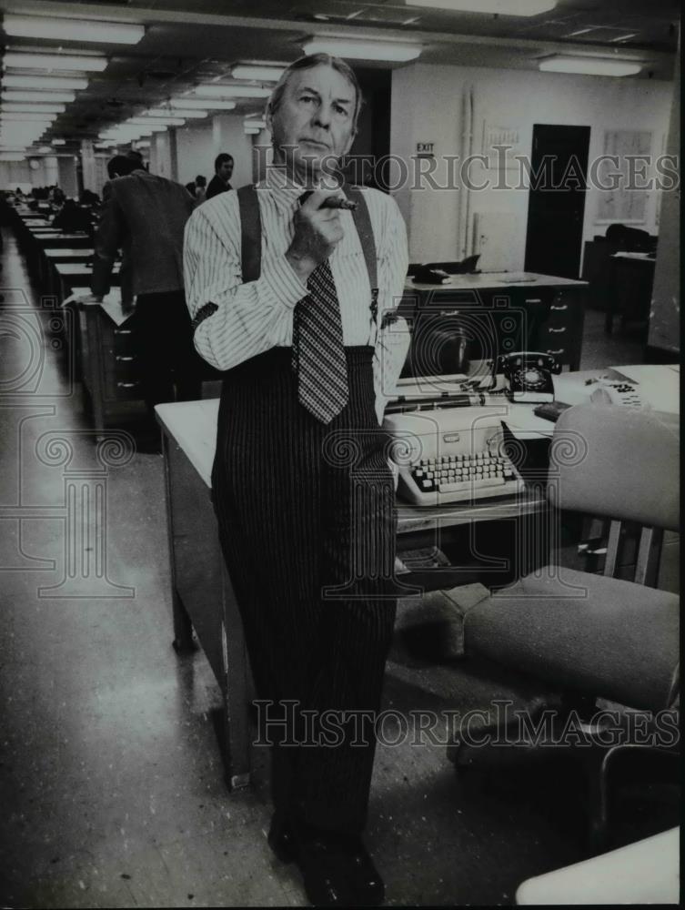 1972 Press Photo Cigar smoking in the news room - cvp76136 - Historic Images