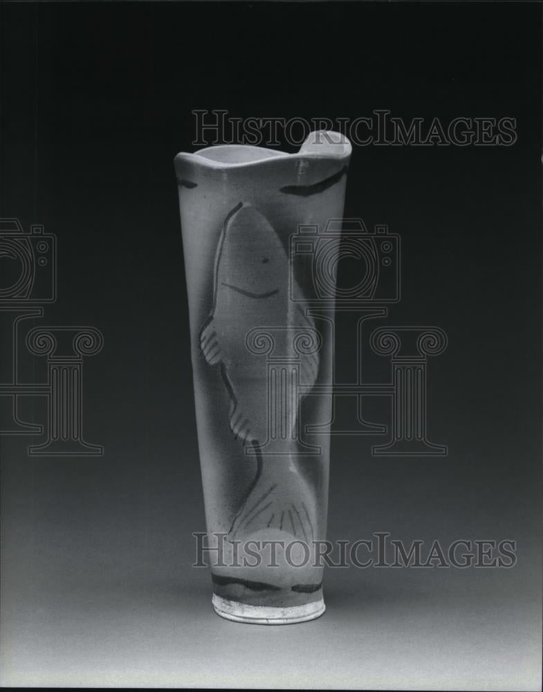 1996 Press Photo Geore Woideck- Vase, work of art - cva51413 - Historic Images