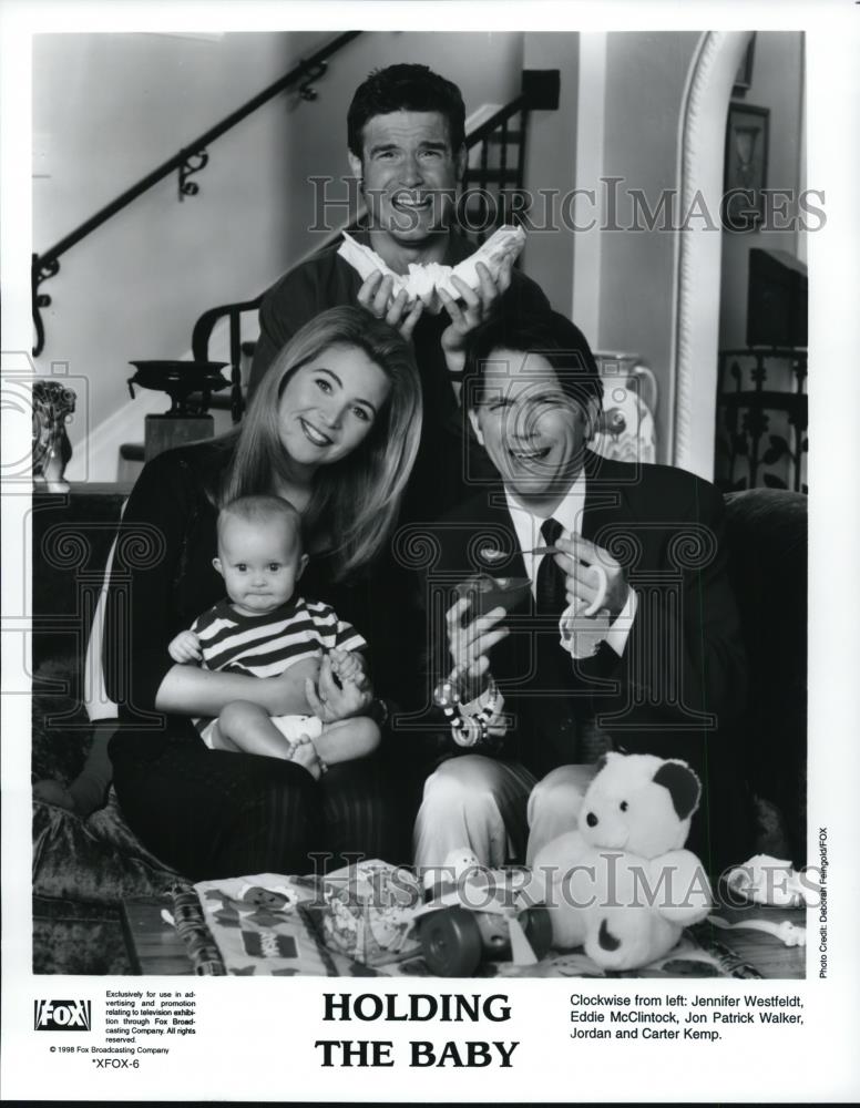 1998 Press Photo Jennifer Westfeldt, Jordan &amp; Carter Kemp in Holding The Baby - Historic Images
