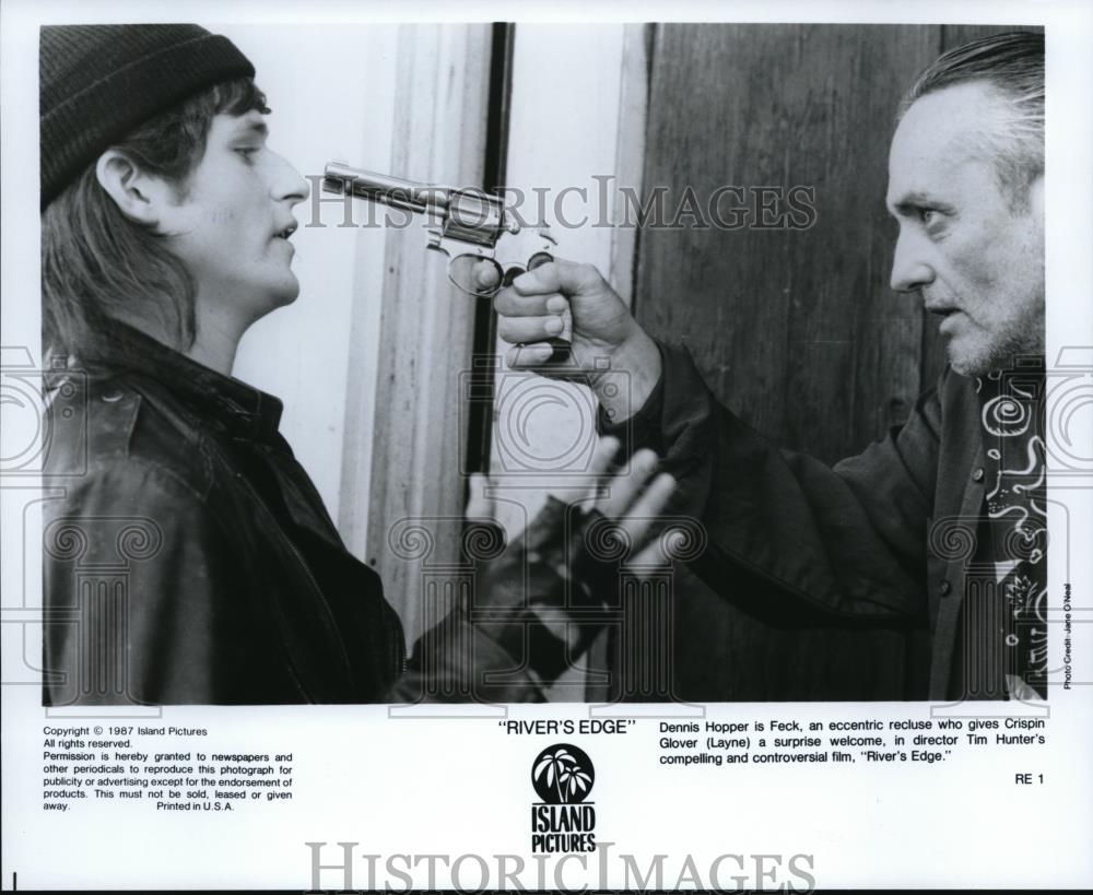 1987 Press Photo Dennis Hopper and Crispin Glover in &quot;River&#39;s Edge&quot; - cvp43028 - Historic Images