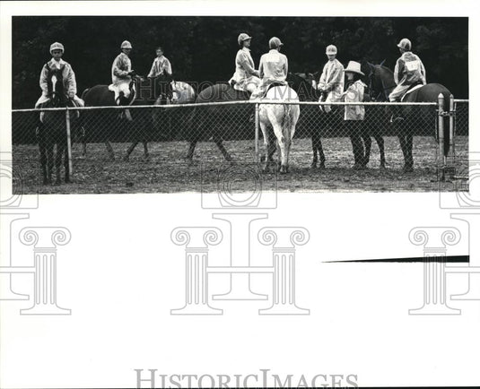 1981 Press Photo The participants in the horse show at the Geauga County Fair - Historic Images