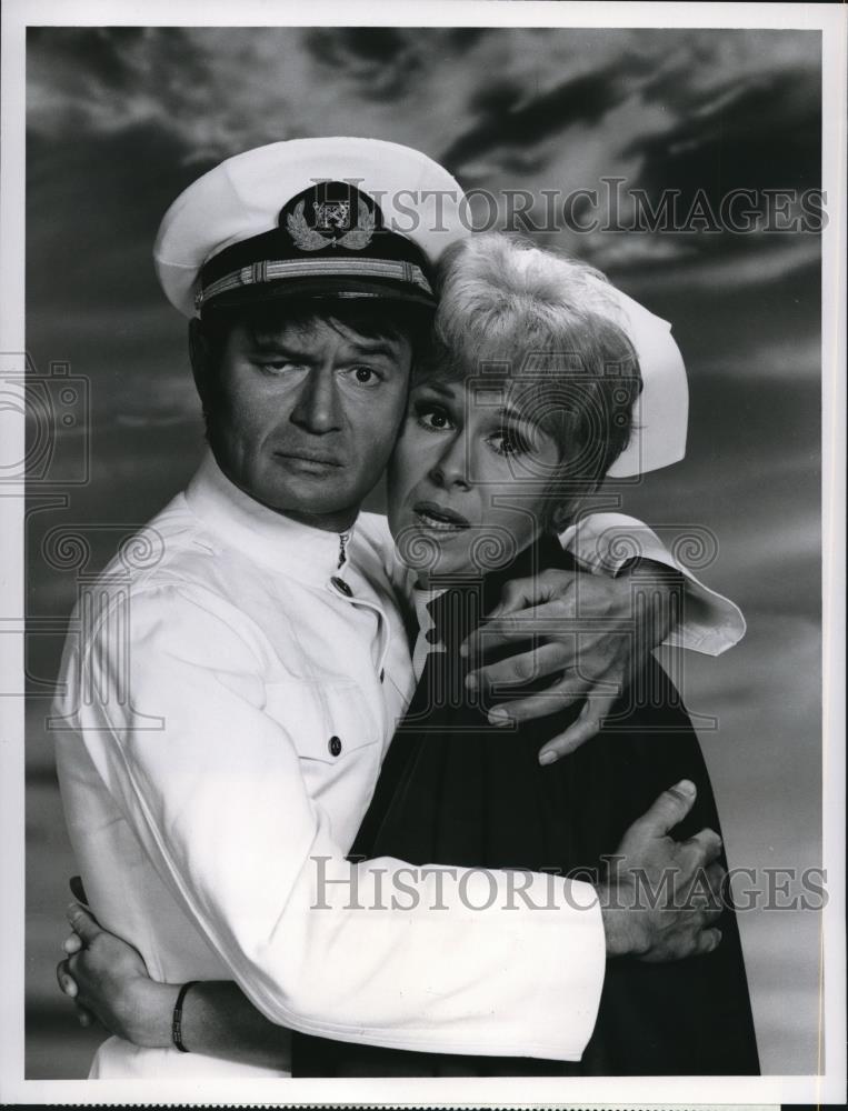1968 Press Photo Larry Stoorch & Barbara Stuart in The Queen & I - cvp72300 - Historic Images