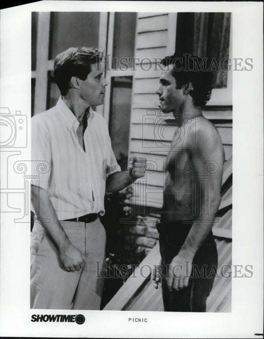 1986 Press Photo Dorothy Lucey and Pat O'Brien in Jurassic Park - cvp58754 - Historic Images