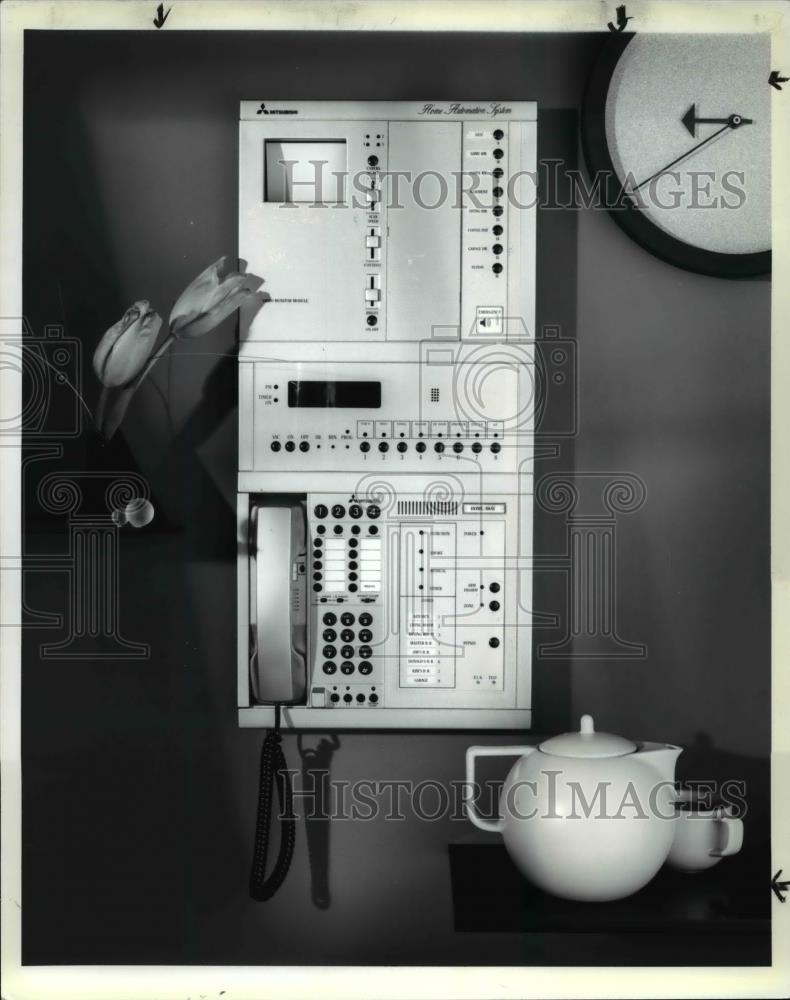 1989 Press Photo Mitsubishi Home Automation System Master Controller Console - Historic Images