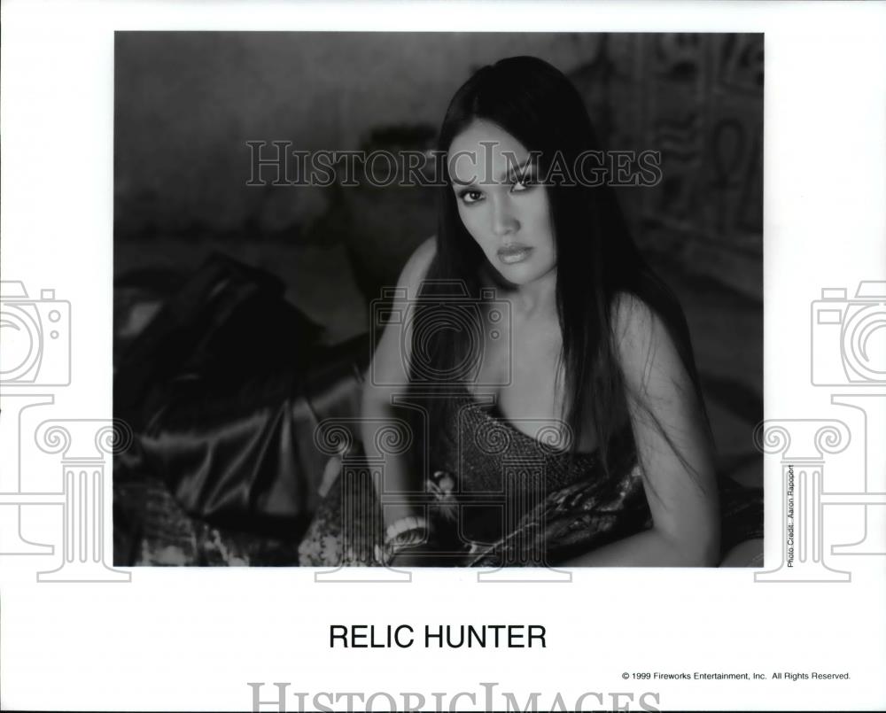 1999 Press Photo Relic Hunter - cvp70120 - Historic Images