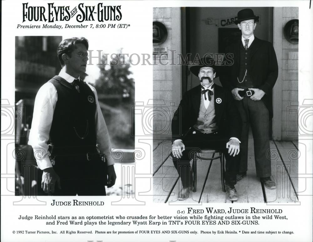 1992 Press Photo Fair Eyes And Six Guns Judge Reinhold Fred Ward - cvp43777 - Historic Images