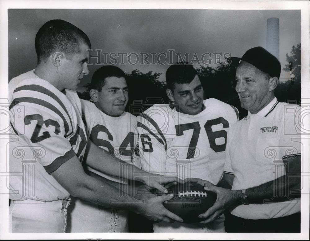 1964 Press Photo Western Reserve University Football Players McLaughlin Gordon - Historic Images