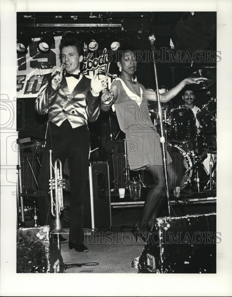 1987 Press Photo Victory Blvd Moon Dog Coronation Ball III - cvp59104 - Historic Images