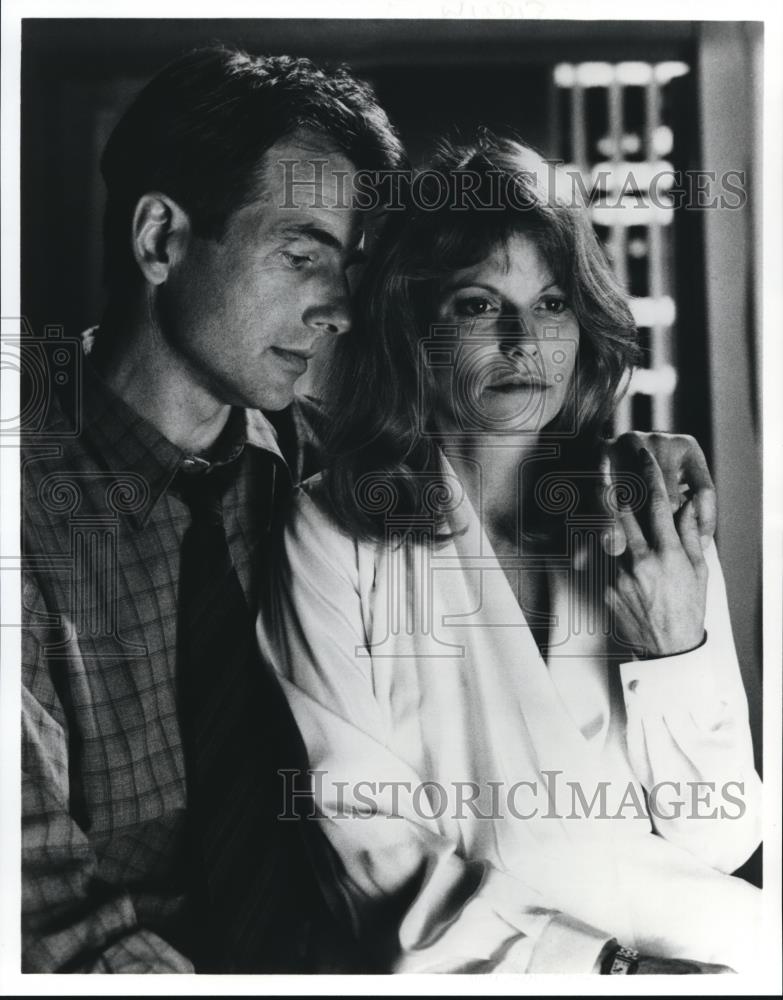 1992 Press Photo Mark Harmon and Kay Lenz star in Reasonable Doubts - cvp72855 - Historic Images