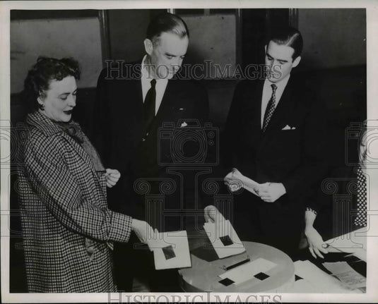 1952 Press Photo Stuart Symington candidate fo rUS senator casts ballot in MO. - Historic Images