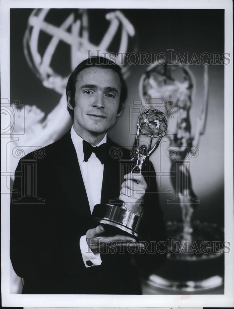 1970 Press Photo Dick Cavett at 22nd Annual Television Academy Awards - Historic Images