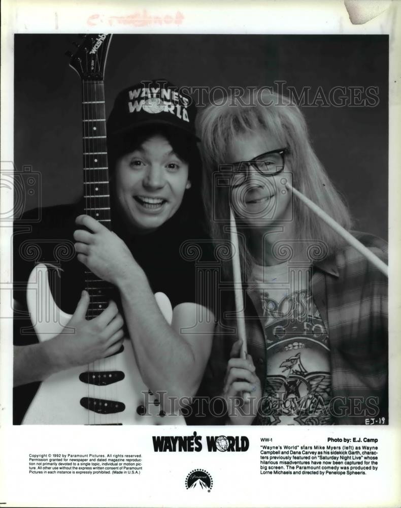 1992 Press Photo Mike Myers and Dana Carvey star in Wayne&#39;s World - cvp45643 - Historic Images