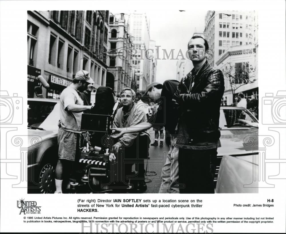 1995 Press Photo Iain Softley director of Hackers on location in New York - Historic Images