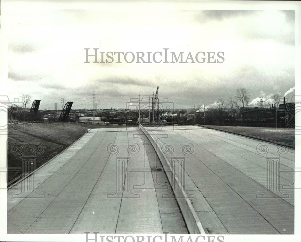 1987 Press Photo Site of I-490 Bridge over the Cuyahoga Valley - Historic Images