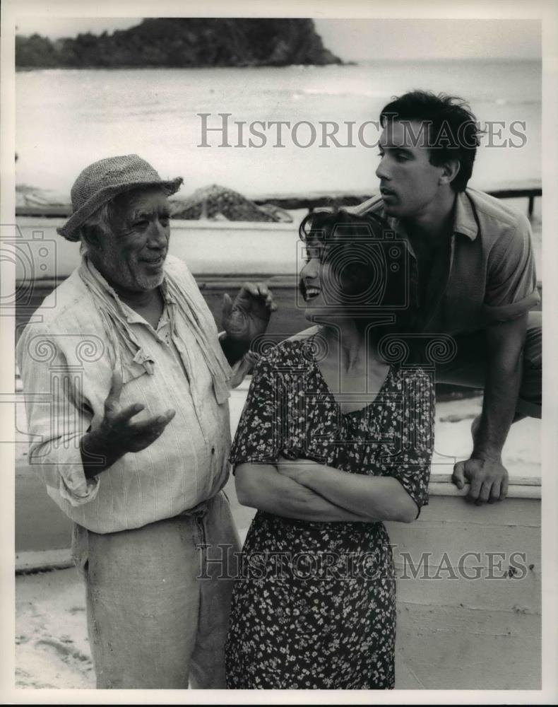1990 Press Photo Anthony Quinn with daughter Valentina Quinn & Son Francesco - Historic Images