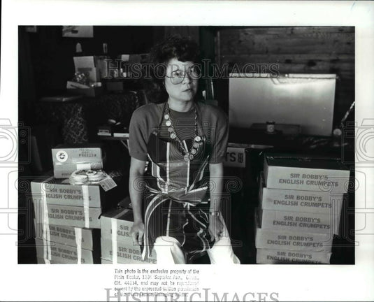 1988 Press Photo Yolande Lui Windser, Pres of Co., Real English Crumpets - Historic Images