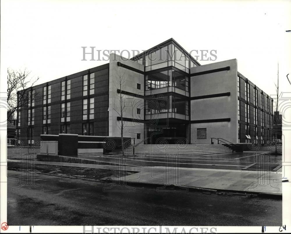 1990 Press Photo Mandell Scool of Applied Social Sciences - Historic Images