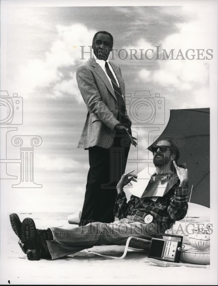 Press Photo Robert Guillaume, Richard Libertini in Pacific Station - cvp72690 - Historic Images