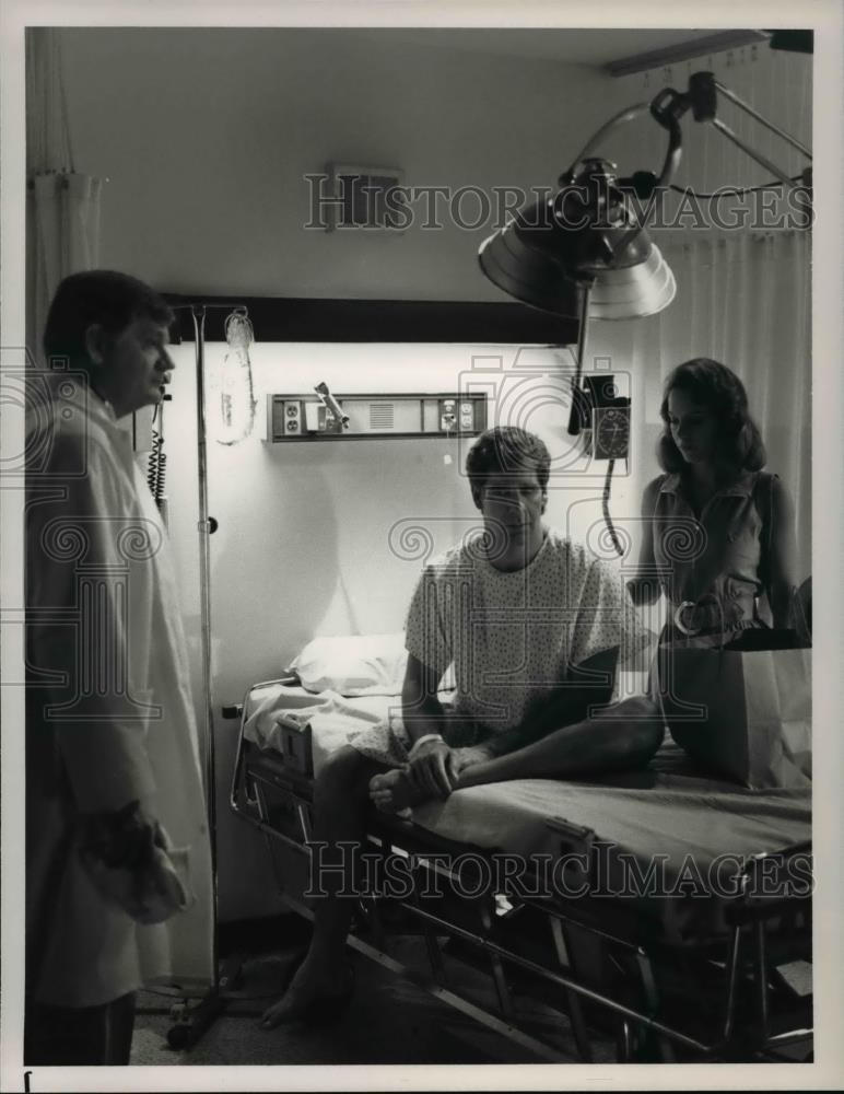 1991 Press Photo Scott Bakula, Michael Griswold & Nancy Lenehan in Quantum Leap - Historic Images