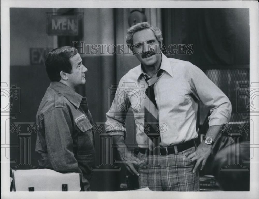 1979 Press Photo Ron Carey & Hal Linden in Barney Miller - cvp54268 - Historic Images