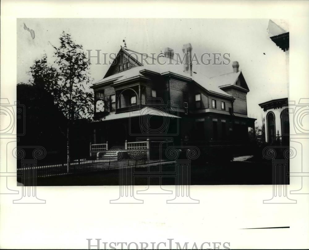 1981 Press Photo The home at the Flower Show - Historic Images