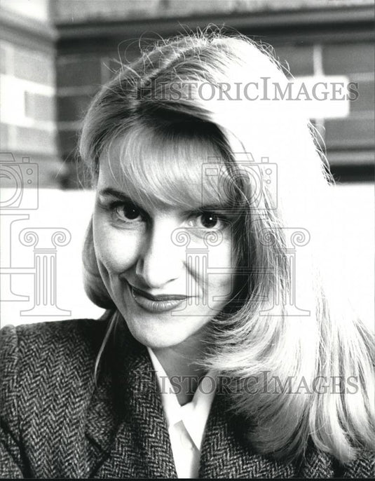 1995 Press Photo JV Jones author of fantasy - Historic Images