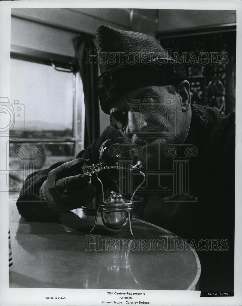 1967 Press Photo Clive Revill in Fathom - cvp48657 - Historic Images