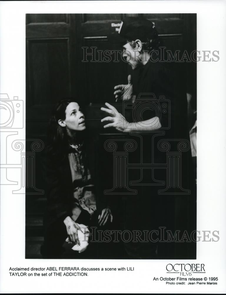 1995 Press Photo Abel Ferrara director and Lili Taylor on set of The Addiction - Historic Images