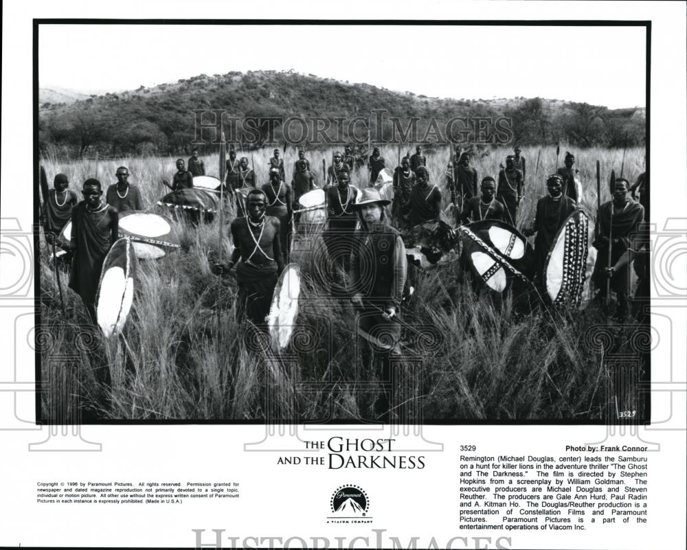 1996 Press Photo Michael Douglas as Remington in The Ghost and the Darkness - Historic Images