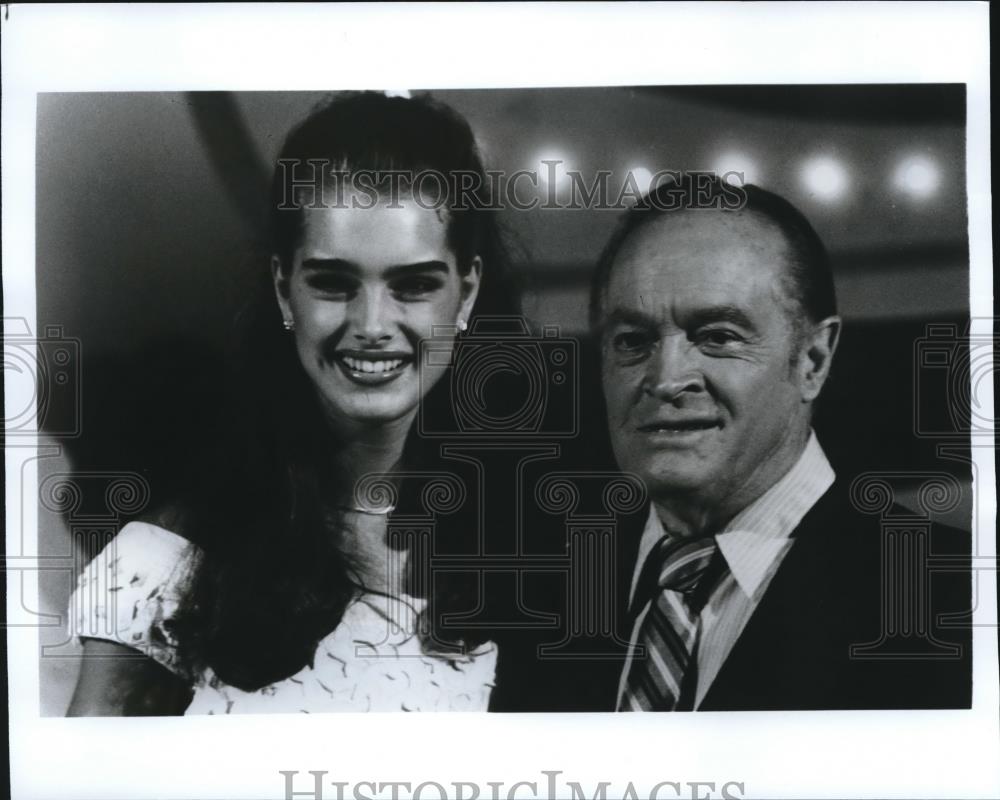 Press Photo Brooke Shields and Bob Hope in Bob Hope&#39;s Happy Birthday Homecoming - Historic Images