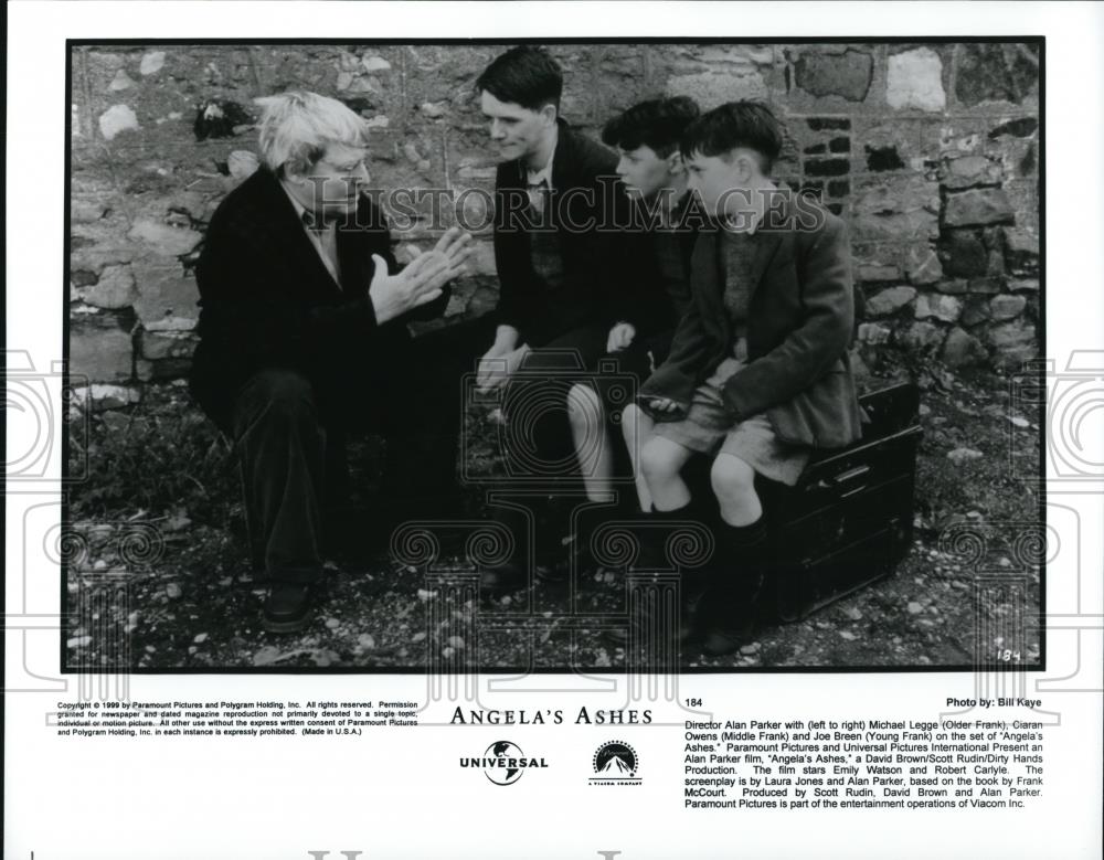 1999 Press Photo Director Alan Parker with Michael Legge, on Angela's Ashes - Historic Images