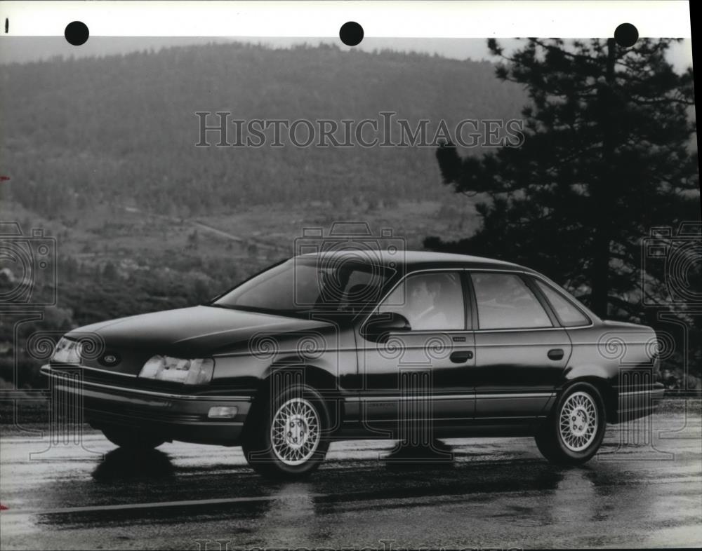 1988 Press Photo 1988 Ford Taurus LX - Historic Images