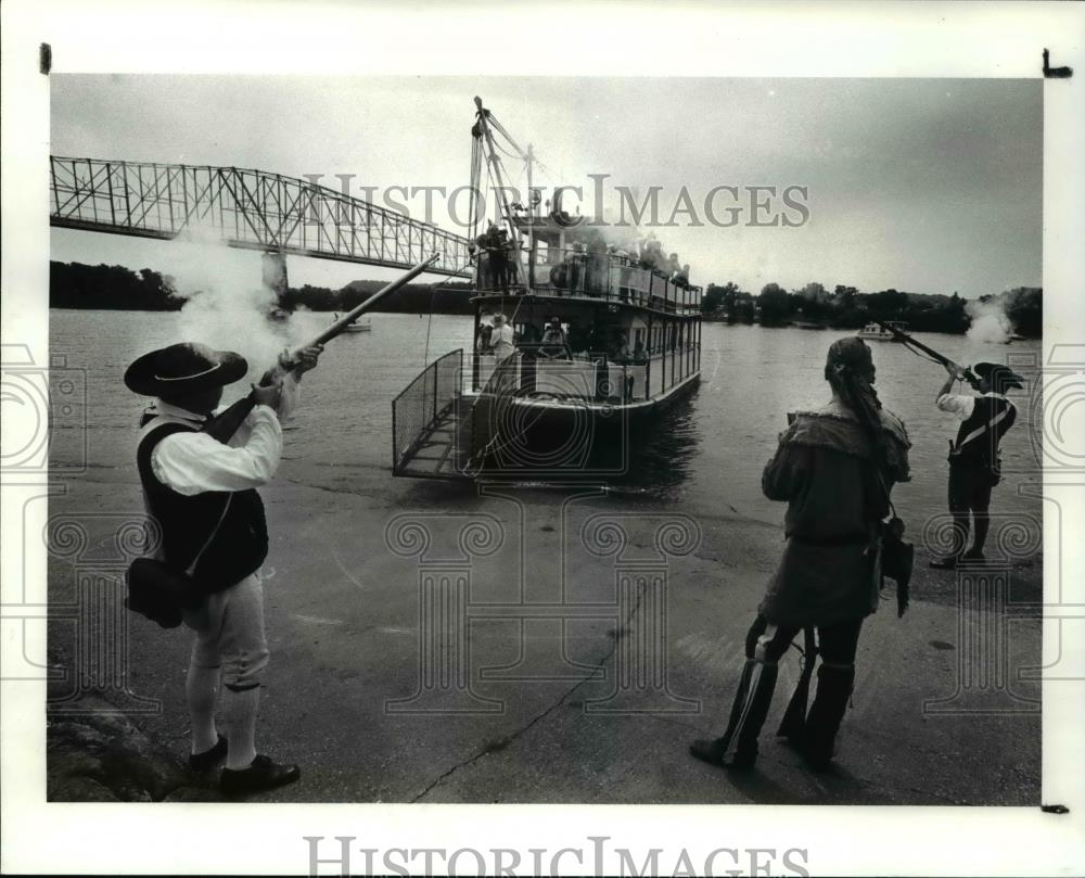 1987 Press Photo Local gunmen came out to fire a salute for Valley Gem - Historic Images