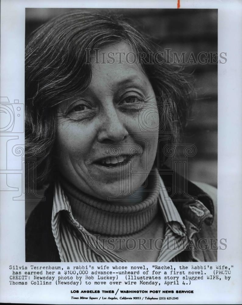 1977 Press Photo Silva Tennenbaum Author of Rachel the Rabbi&#39;s Wife - Historic Images