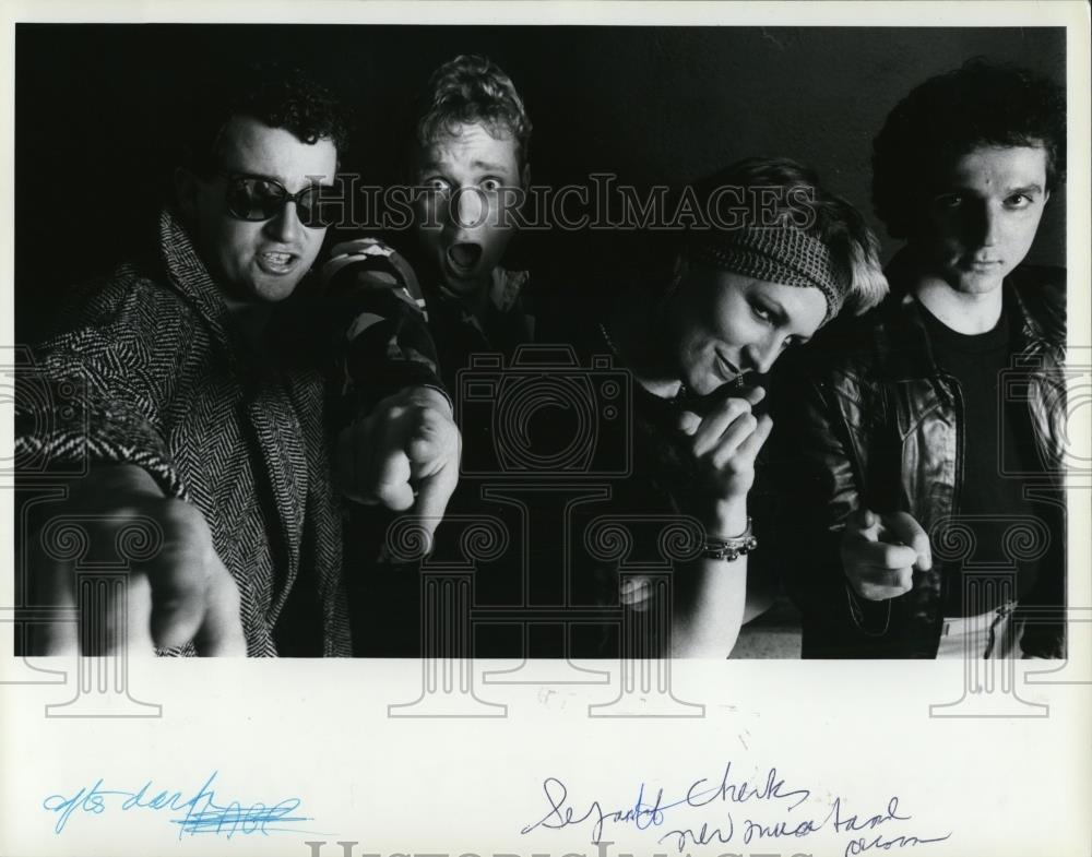 1985 Press Photo Separate Checks - cvp54289 - Historic Images